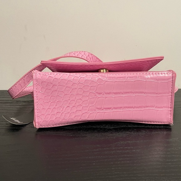 Sportsgirl Mackenzie Pink Curved Crossbody Bag - Picture 3 of 6